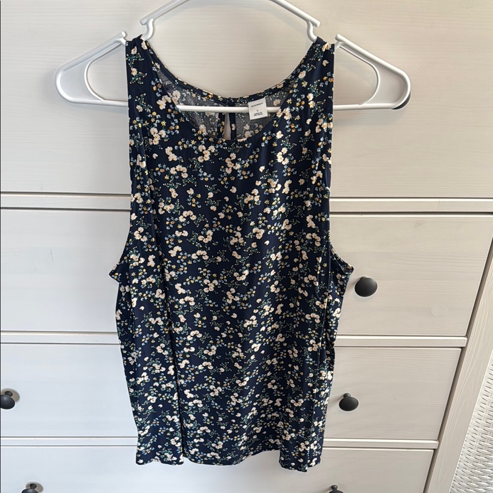 Old navy size large Floral Navy Sleeveless Top